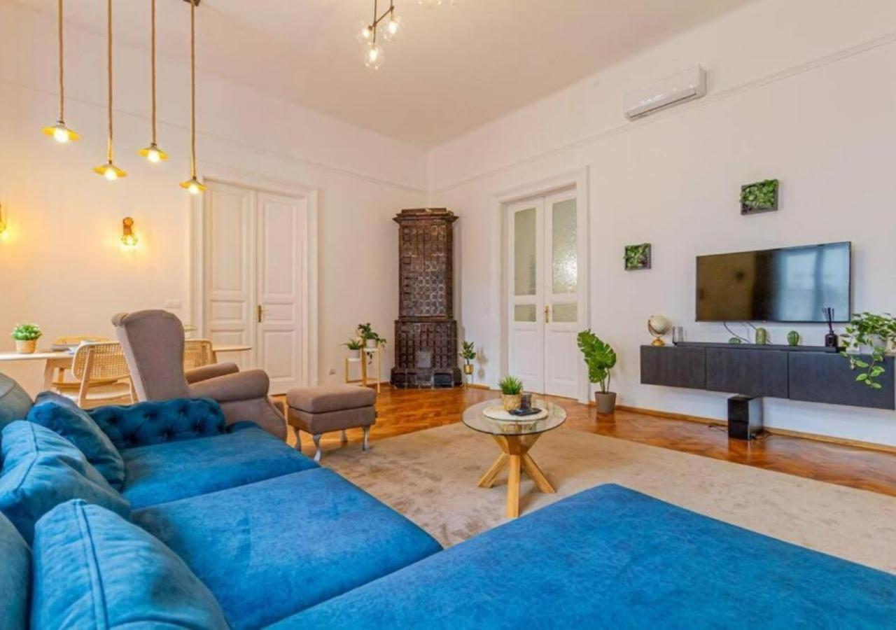 Luxury Apartment By The Famous Vaci Street Budapest Exterior foto