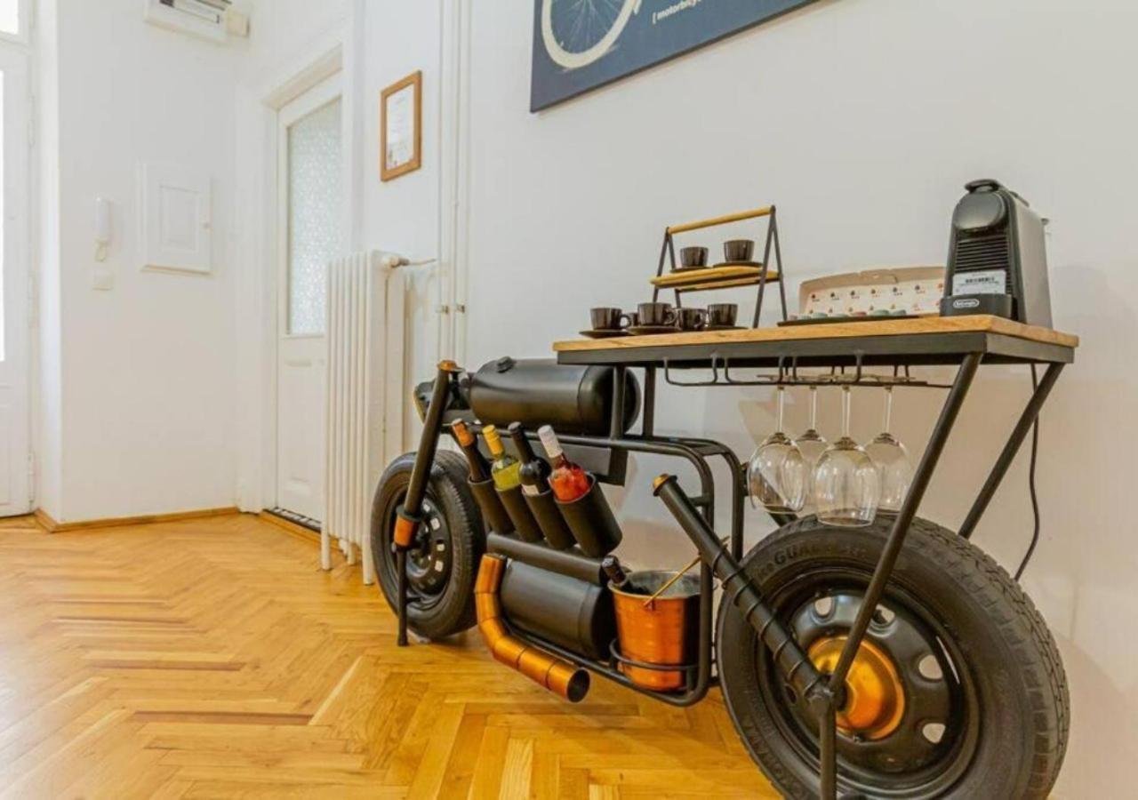 Luxury Apartment By The Famous Vaci Street Budapest Exterior foto